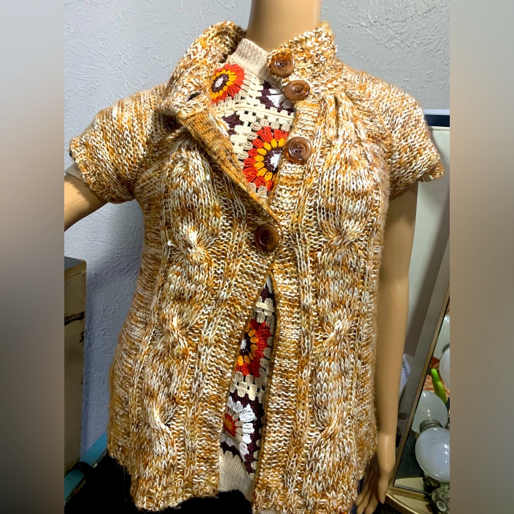 Retro knitted sweater vest